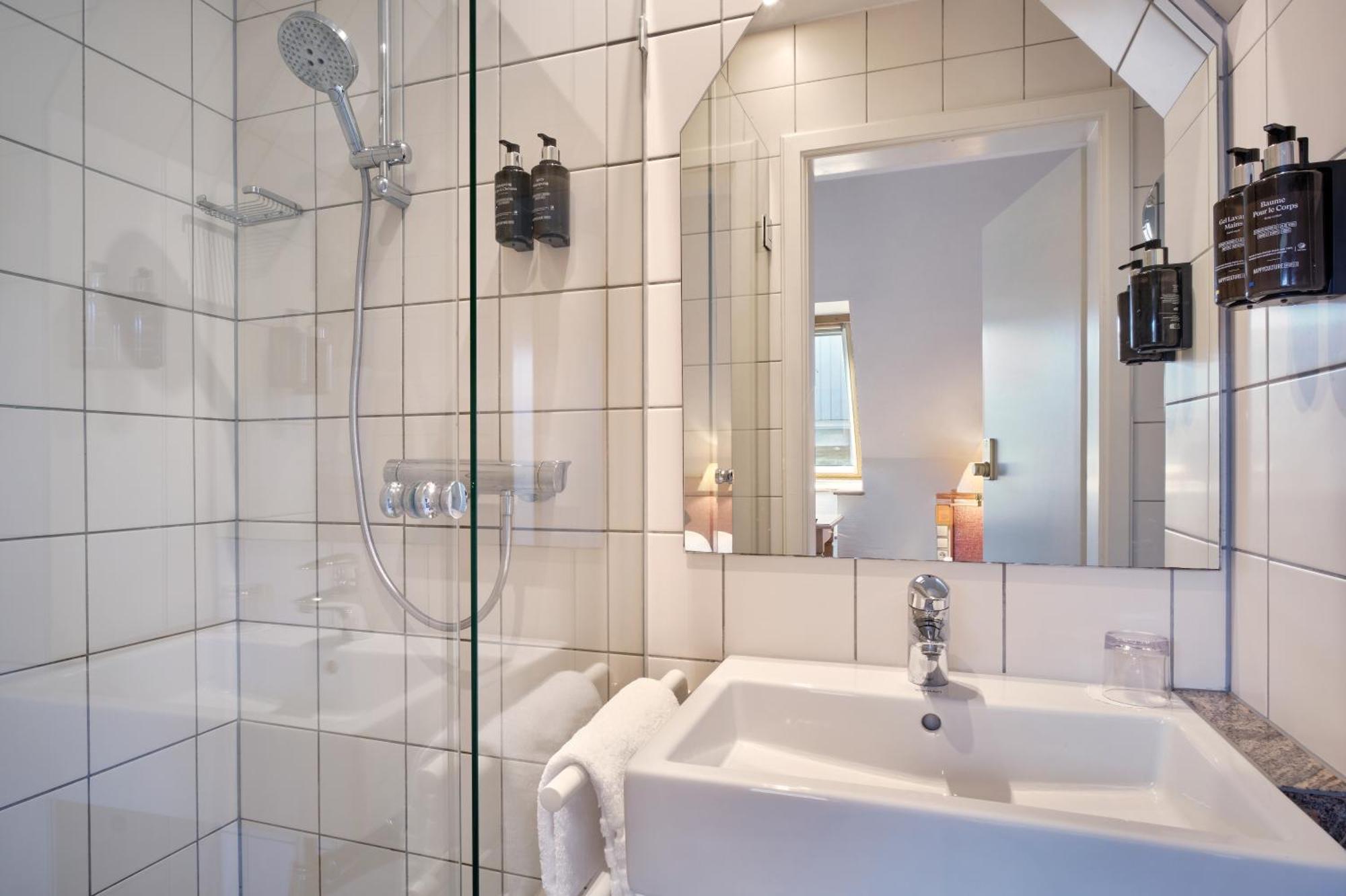 & A La Cour D'alsace By Happyculture Hotel