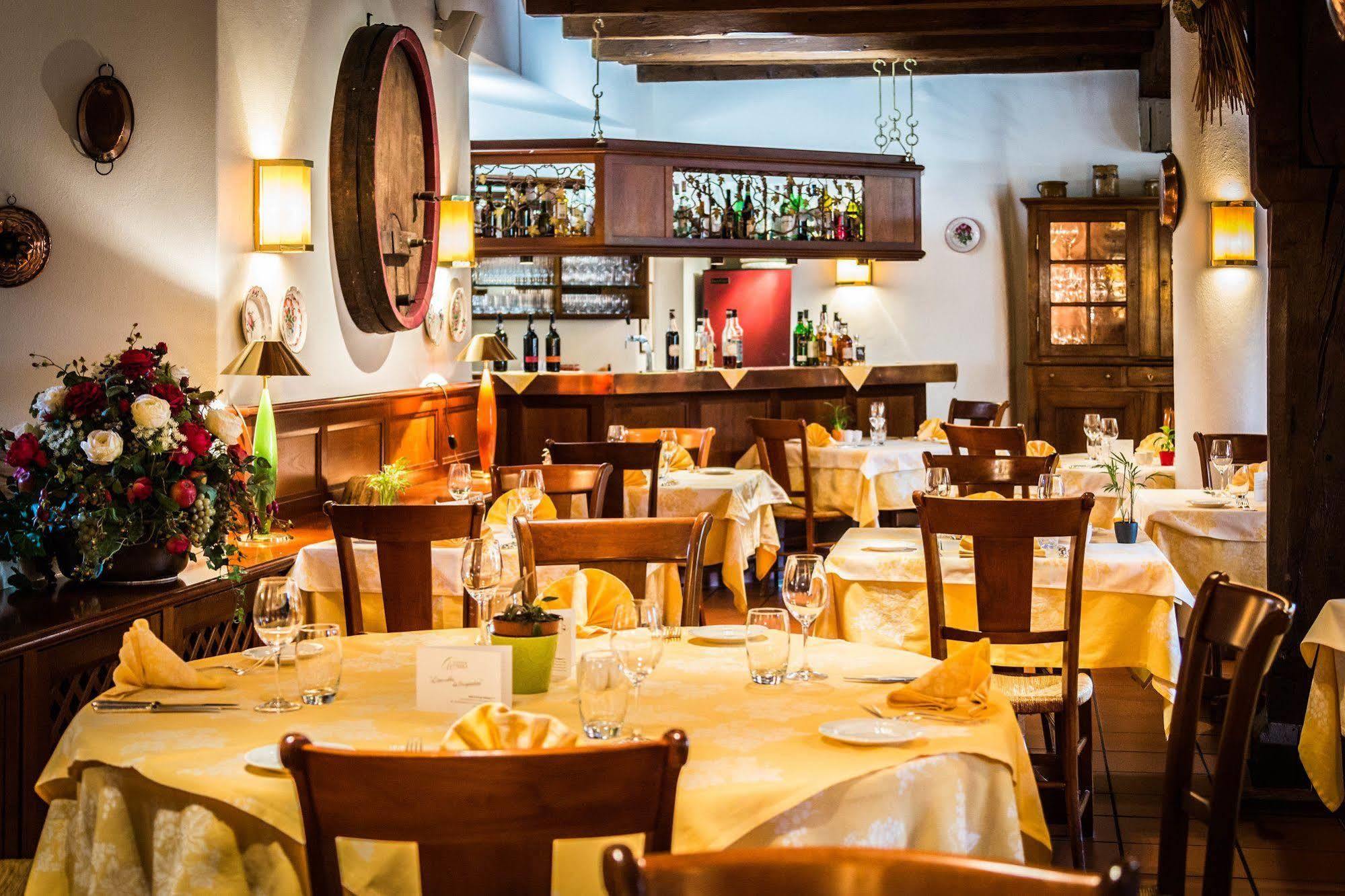 & A La Cour D'alsace By Happyculture